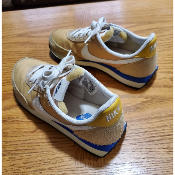 Nike Waffle Debut SE Women’s Sneakers – Size 9.5 – Tan/White/Yellow - Picture 4 of 9